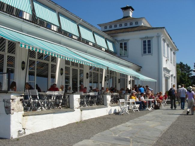 予約したレストランはこちら<br />　ベルゲンの美しい町並みが一望