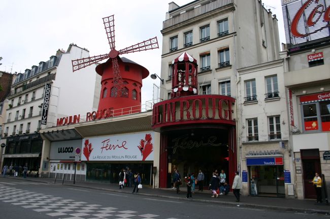 ムーラン・ルージュの朝です。ユアン・マクレガー（オビワン・ケノビ）は残念ながらいませんでした？