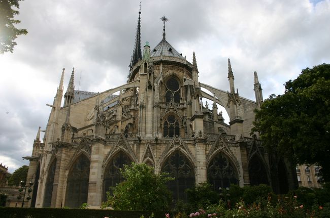 ノートルダムです。ここでナポレオンの戴冠式が行われました。