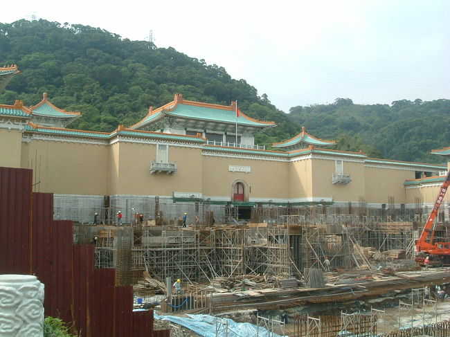 　その後、MY HUSBAND と一緒に故宮博物館へ行きました。西遊記にまつわる話や、西遊記の屏風等を見て、中国文化の深みを感じました。