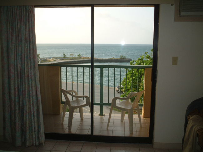 部屋からの眺め。<br />ビーチではないけれど、なかなか良いです。