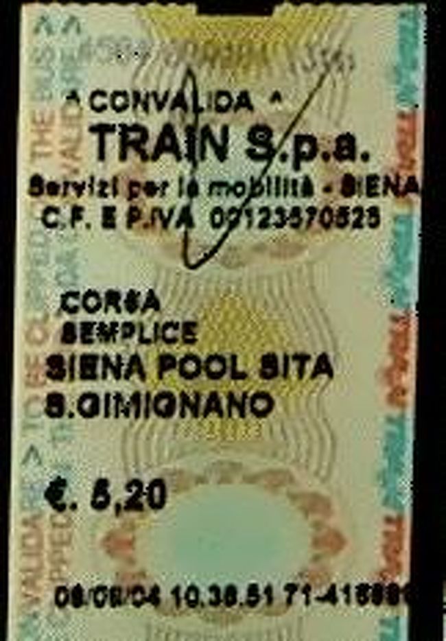 ◆『シエナ?サンジミニャ?ノのBUSチケット♪』<br />さて、来たバスにのって、途中のバス停で「フィレンツェ行き」乗りかえるのですが・・これがナント★2時間待ちで・・(￣ε￣；)その時は、とにかく西日がキツくて・・一緒に乗換えた10数人は、みーんな日陰を求めてあっちウロウロこっちウロウロ、日曜のバス移動なホントに時間の無駄でした(TｏT)やっとフィレンツェに戻ると、そこでNaoちゃんとバイバイして、ホテルに荷物を取りに行き・・そのままミラノに移動しました★