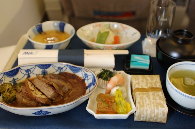 帰りの機内食（エアージャパン）。十分満足のいく味でした。