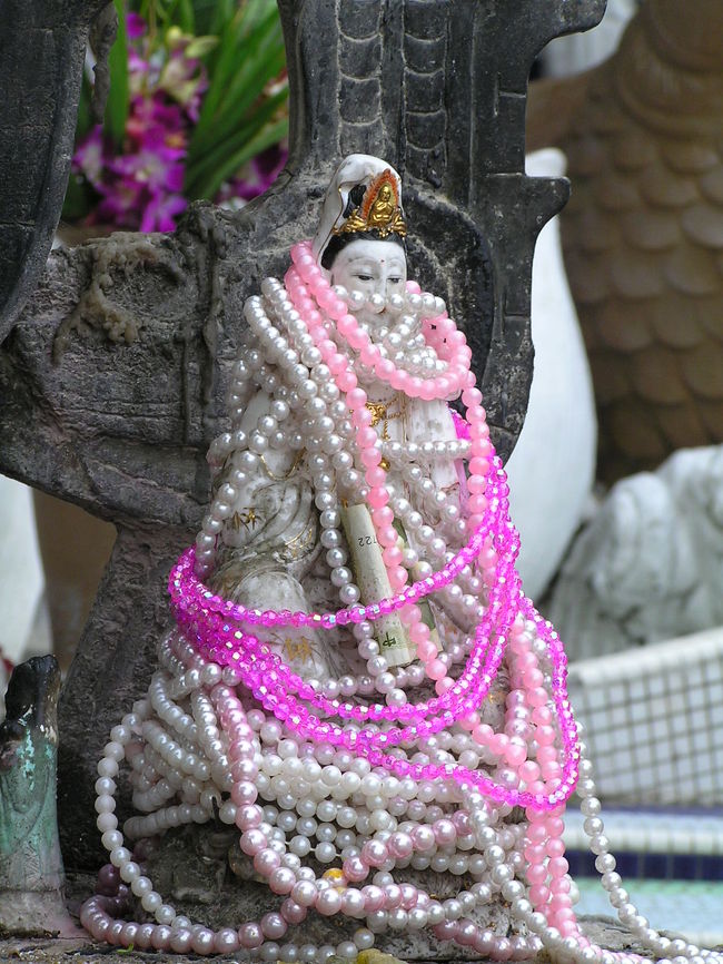 レパルスベイのティンハウ廟にて。