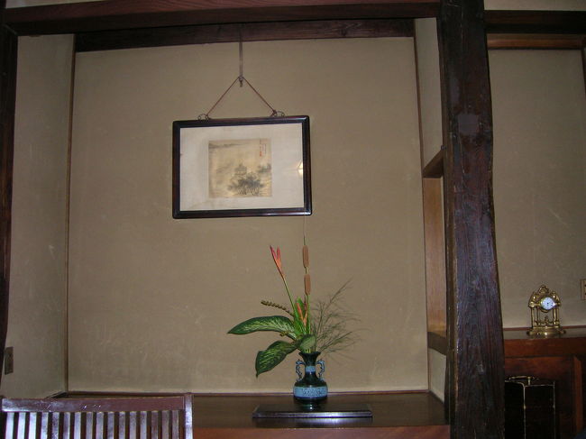 今日のお泊りは、純和風の「旅館くらしき」仲居さんの教育も行き届いてます。　待ったりとした日本情緒に心が癒されます。。　お庭が綺麗し、そこでたててくれた「お茶」が最高！！　「し・あ・わ・せ(*^_^*)」。。。