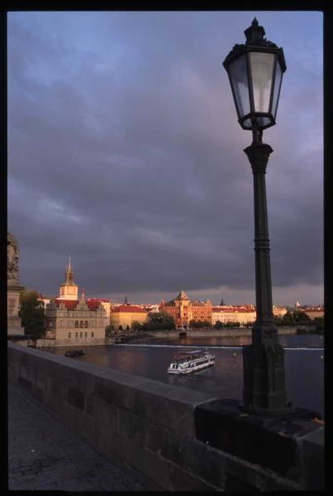 カレル橋の夕景