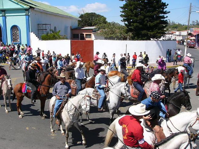 <br /><br /><br />カウボーイがどこからこんなにうじゃうじゃと。