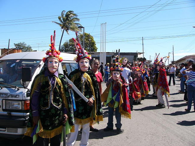 行進待ちの行列