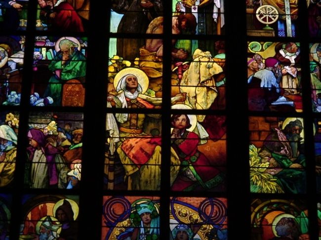 ミュシャのステンドグラス