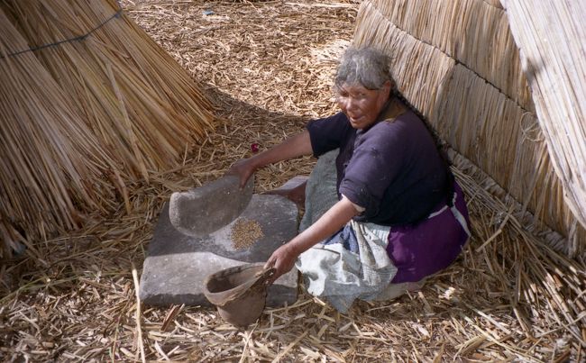 ペルーの旅(2)・・トトラで作った島で今も暮らす民が住む ペルーの旅(2)・・トトラで作った島で今も暮らす民が住む