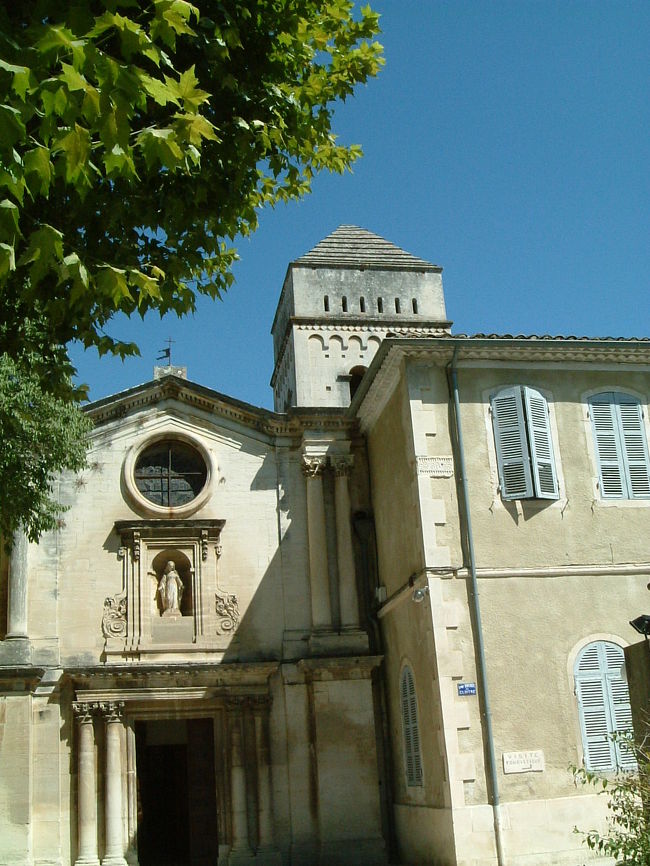 「サン・レミ・ド・プロバンス」でゴッホが入院した精神病院を訪れました。