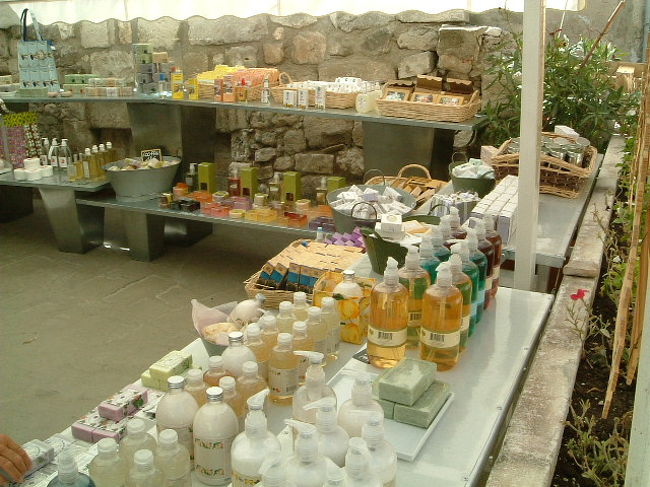 廃墟の村「レ・ボー」のサボン（石鹸）屋さん