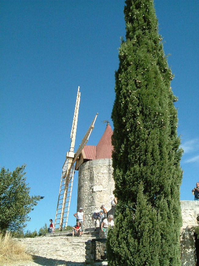 ドーデーの「風車小屋便り」の風車にも寄ってみました。