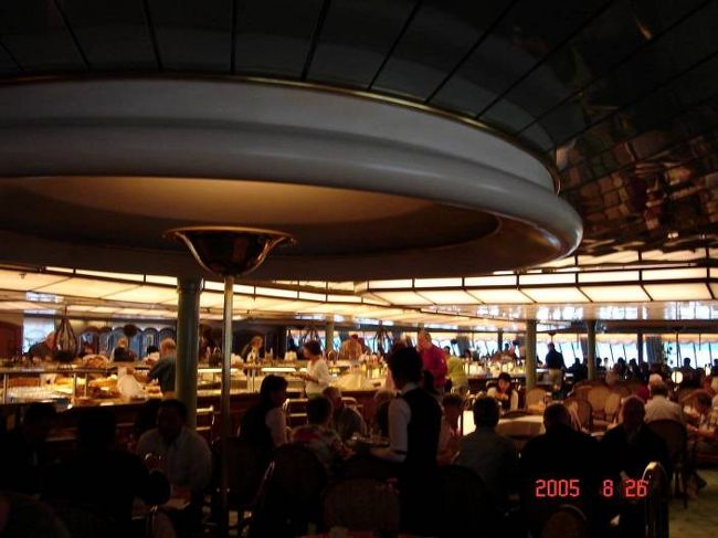ＤＦＤＳ　ＳＥＡＷＡＹＳでの朝食レストランの雰囲気。2005.8.26