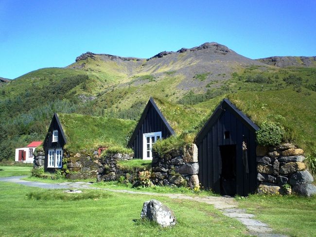 Ｓｋｏｇａｒは昔のアイスランドの住居の博物館になっている。<br />すっごくかわいいくて自然と一体化した住居(^0^)<br />