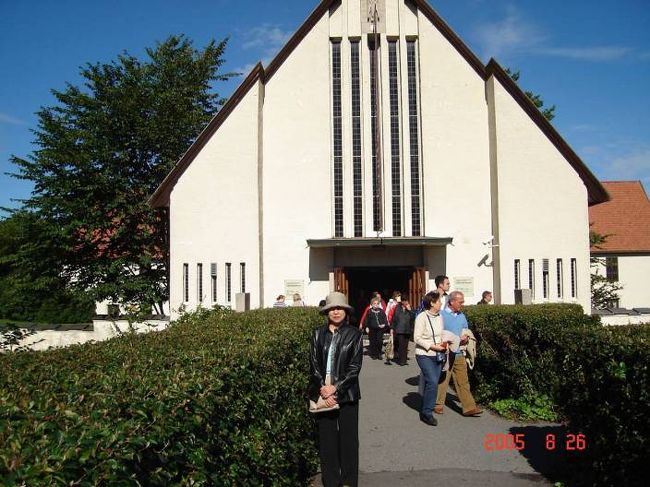 オスロ：バイキング船博物館入り口前にて。2005.8.26