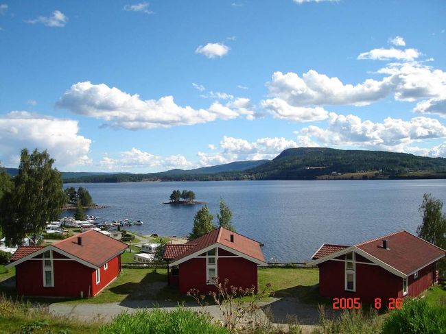 オスロ〜ソグネフィヨルド地区のフロムに向けて、３３０ｋｍのバスドライブの途中で。トイレタイム。2005.8.26