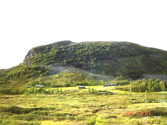 オスロ〜ソグネフィヨルド地区のフロムに向けて、３３０ｋｍのバスドライブの途中で車窓より。2005.8.26 
