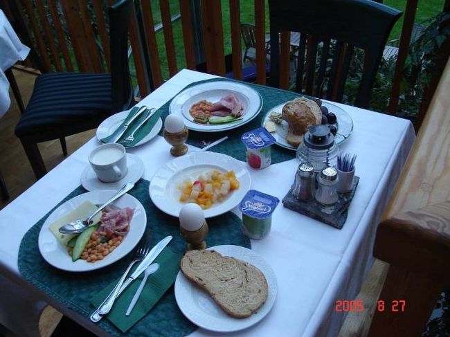 ソグネフィヨルド地区のフロムのホテル：フレットハイムでの朝食。2005.8.26 