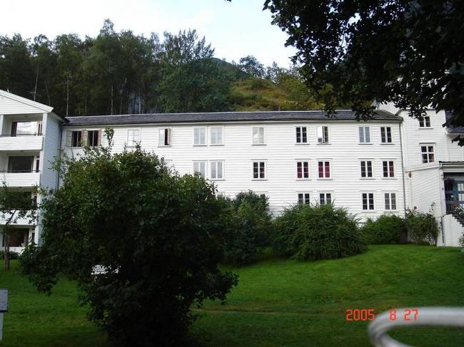 フロムからグッドバンゲンに向けバス乗車前。2005.8.27