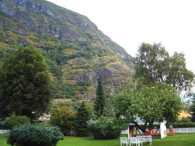 フロムからグッドバンゲンに向けバス乗車出発・車窓より。2005.8.27