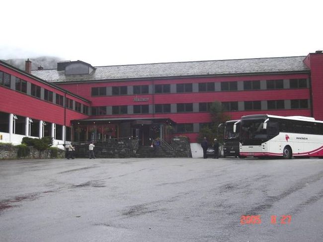 フロムからグッドバンゲン途中スタルハイムホテルにて小休止。スタルハイム展望台へ。2005.8.27