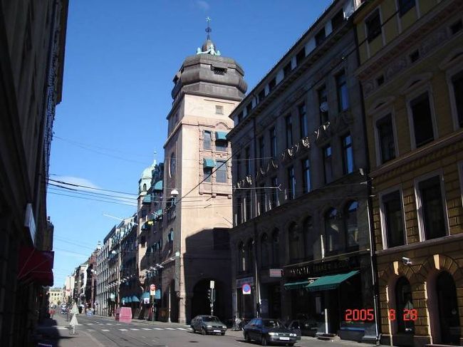 オスロにて帰国日の早朝、自主散策に出発。ホテル近辺の街並み。2005.8.28