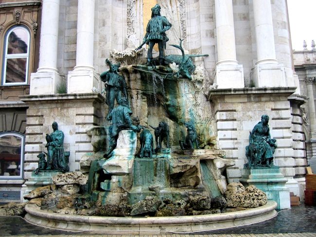 ブダ王宮の噴水<br /><br />The fountain of Budav&amp;aacute;ri Kir&amp;aacute;lyi Palota