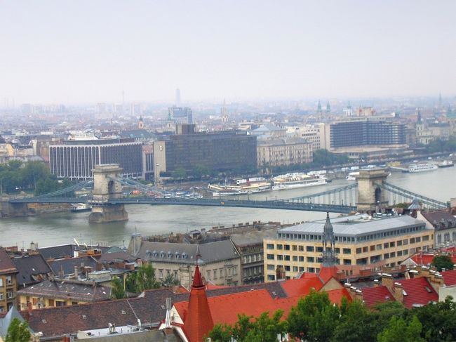 漁夫の砦から見たドナウ川とくさり橋<br /><br />Duna and Sz&amp;eacute;chenyi L&amp;aacute;nch&amp;iacute;d, seen from Hal&amp;aacute;szb&amp;aacute;stya