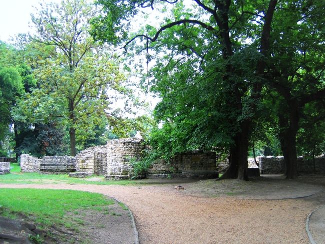 聖マルギットのドミニコ会修道院の跡<br /><br />The ruins of the Dominican convent of Szent Margit