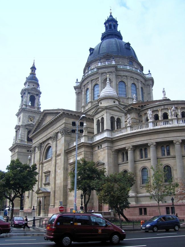 バイチ・ジリンスキ通りから見た聖イシュトヴァーン大聖堂<br /><br />Szent Istv&amp;aacute;n Bazilika  seen from Bajcsy Zsilinszky &amp;uacute;t
