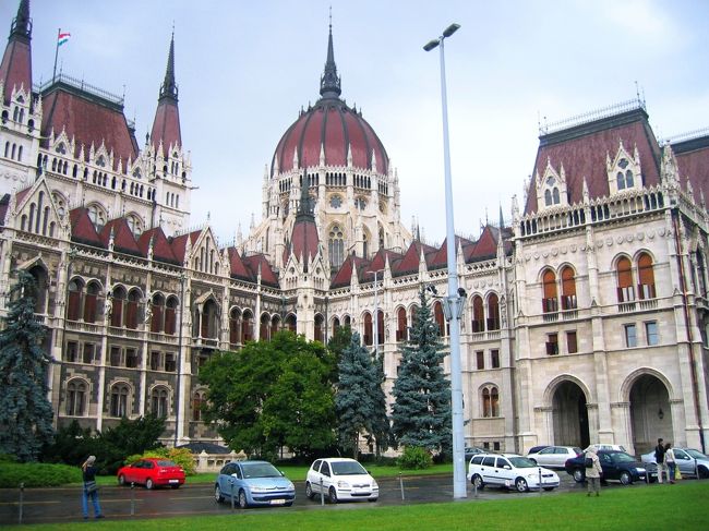 コッシュート広場から見たハンガリー国会議事堂<br /><br />Orsz&amp;aacute;gh&amp;aacute;z, seen from Kossuth Lajos t&amp;eacute;r (Kossuth Lajos Square)
