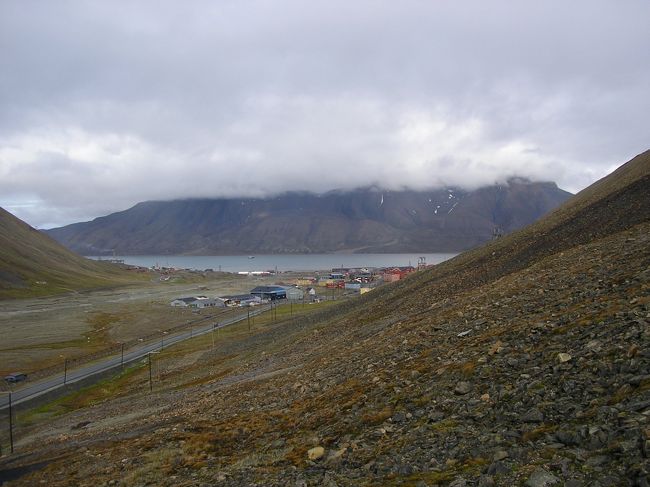 Longyearbyenのほぼ全貌。本当に少しの人しか住んでいないのです