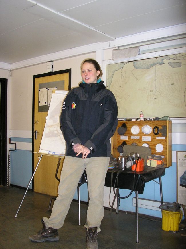 ヘルシンキ大学の学生さんが炭坑のガイドをしてくれました。