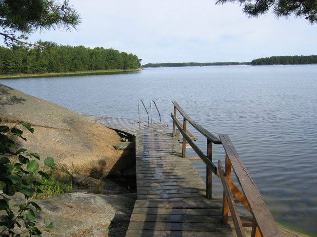 サウナを通り抜けると海に飛び込める場所がありました。汗を流すのには丁度良いです。