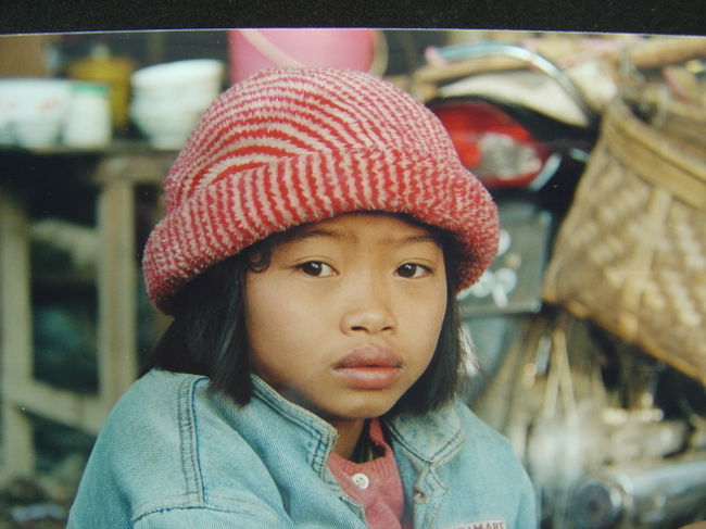 市場に居た少女.