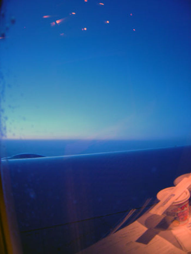 やっぱり飛行機から見る世界は超幻想的で綺麗♪<br />いやぁ、デジカメの出番ですねぇ