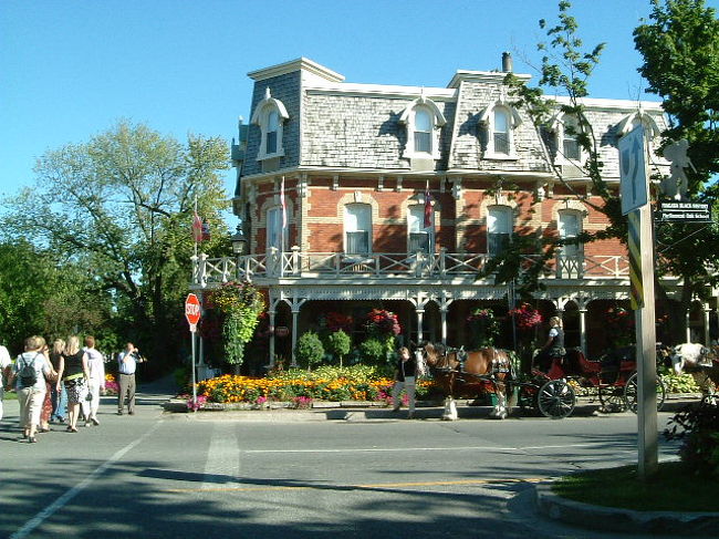 「プリンス・オブ・ウェールズ・ホテル｣<br />最高級ホテルです。