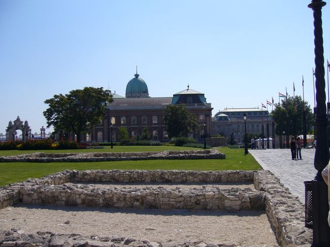 王宮です。<br />王宮は、第二次世界大戦で大打撃を被りましたが、現在は修復されています。