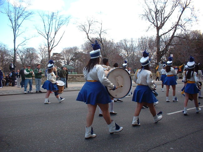 アイリッシュというよりはブルックリンの公立のハイスクールに行く学生のバンドのよう。
