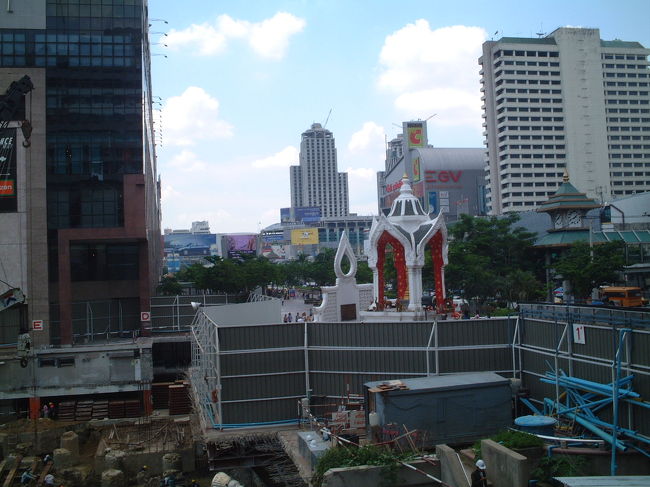 バンコクでは、多くの建物が開発されているのを見ました。