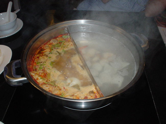 バンコク最終日の夜は、タイスキの店\