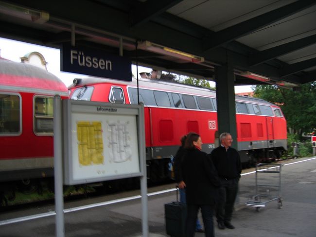 そして、ロマンティック街道最終の街、フュッセン到着。バスできたのになぜか駅。