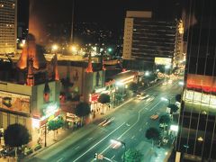 ナイトビュー


ハリウッド・ルーズベルト（The Hollywood Roosevelt）のゲストルームから見るハリウッド大通り（Holleywood BLVD.）です。
目の前にはグローマンズ・チャイニーズ・シアター（Grauman's Chinese Theater）あります。


The Hollywood Roosevelt, Holleywood, Los Angeles, California 