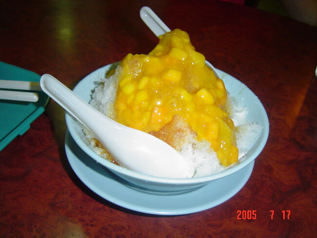 そして！フードコートのデザートは初チャレンジです。<br />さっぱりしたものが食べたくてマンゴー系にしました。