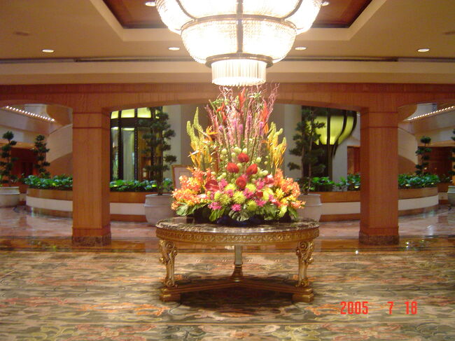 ホテルのエントランスにあるお花。<br />やっぱ豪華☆