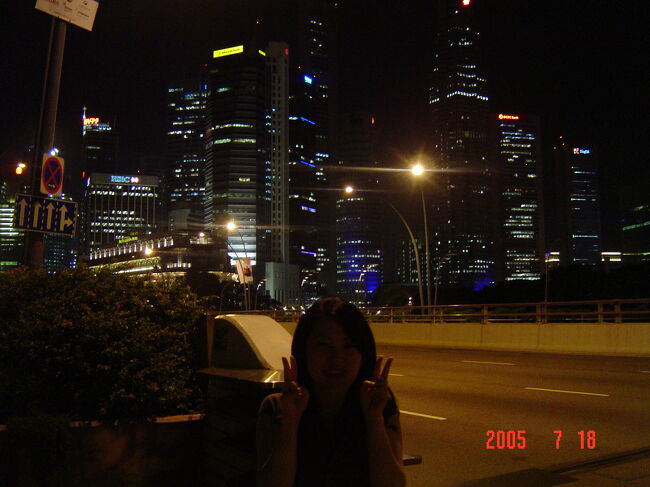 暗くてわかりませんが、私も写ってます。<br />やはり写真には限界がある！！この夜景は是非実物を見て頂きたいですネ。