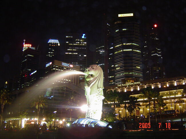 マーライオン野郎とビル群。こちらもきれいですね。