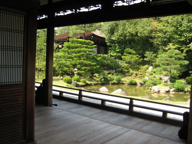 染み入る静寂の空気。それは無音ということではない。