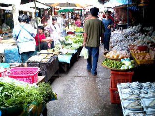 全然観光客向けでないところが良いですね。